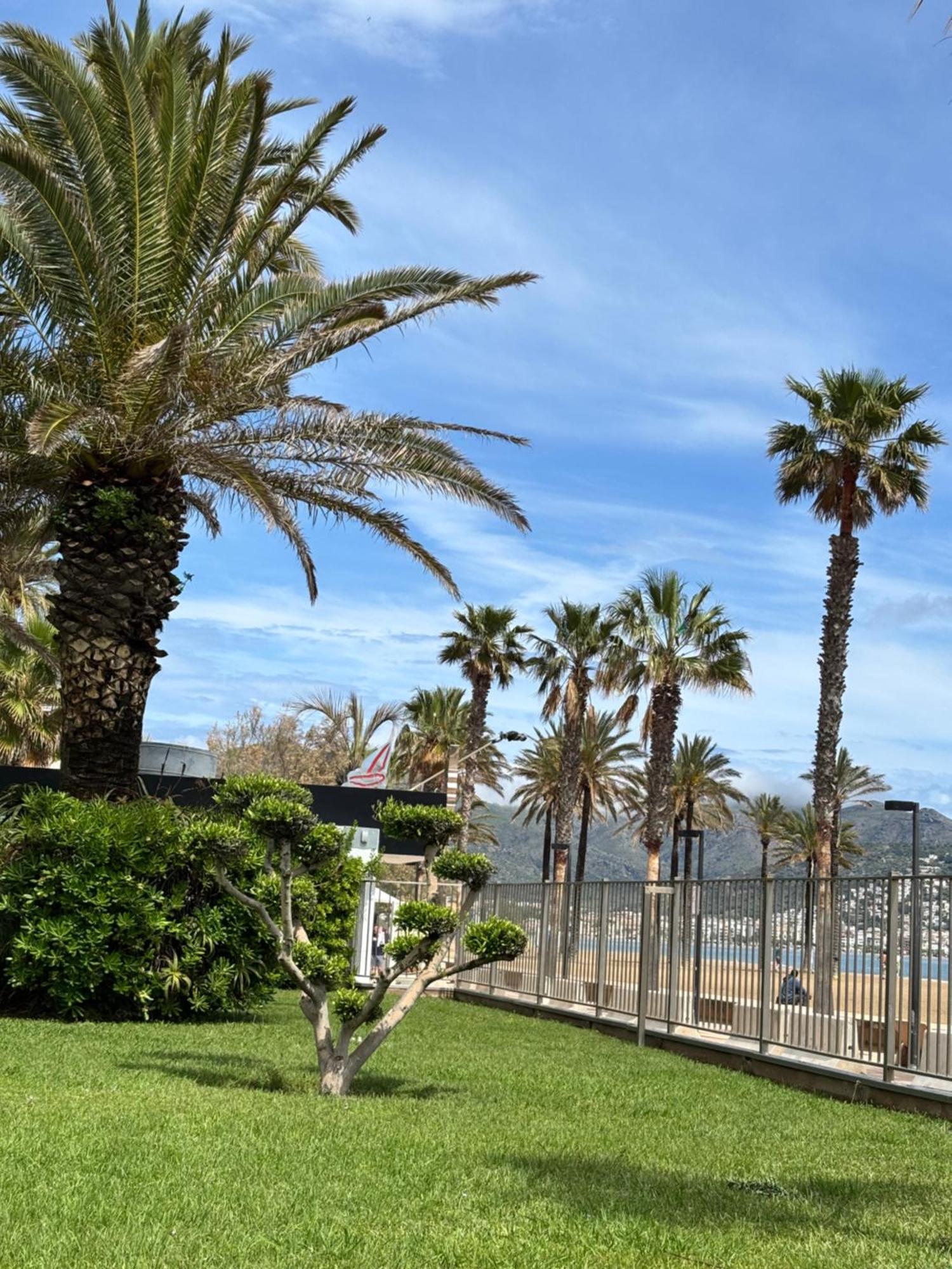 L'Appart-Rosas Boheme Chic, Au Bord De La Mer Bagian luar foto